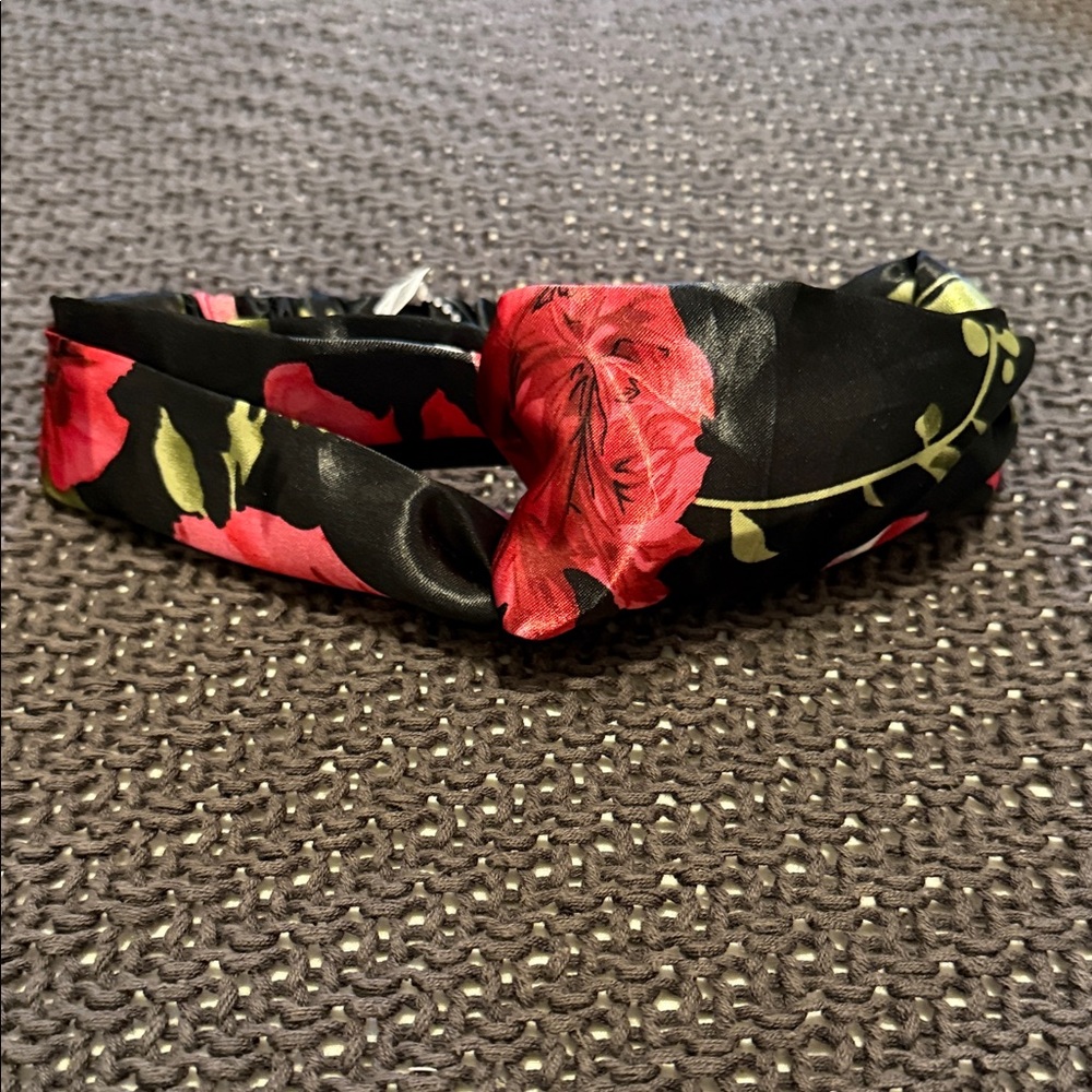 Forever 21 Black and Red Floral Headband